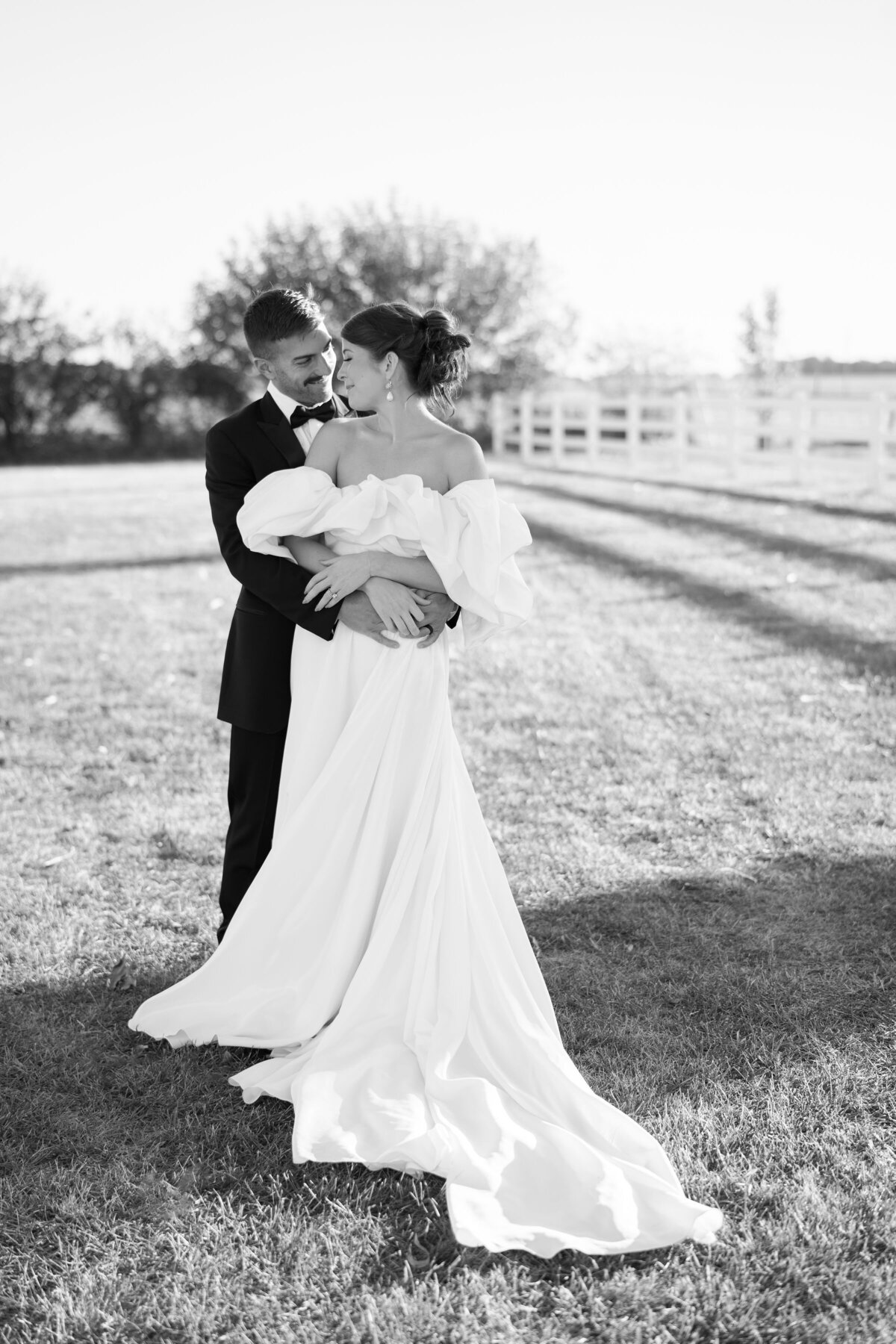 Indiana_Michigan_Wedding Planner_Idaville_Sioux Monti_Barn_Editorial_Bridal Fashion_Outdoor Wedding_Couple's Portrait