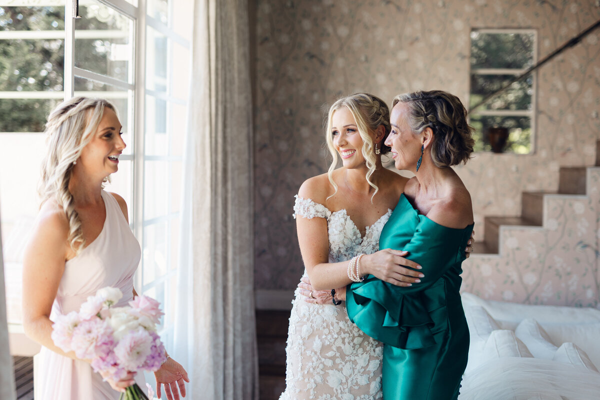 ellie-getting-ready-5088
