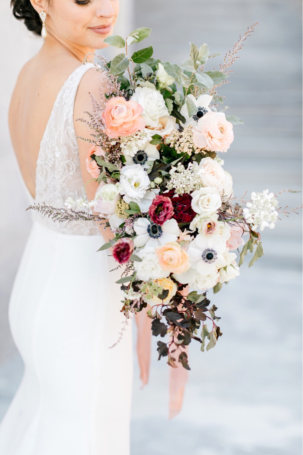 022_burgandy-and-white-wedding-bouquet