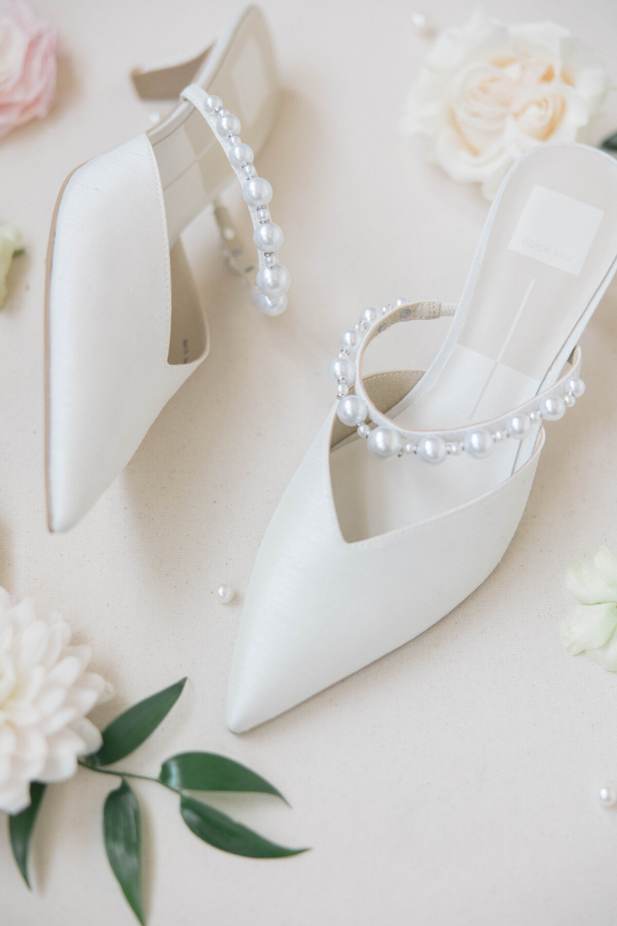 Molly Sue Photography New Jersey + East Coast Wedding Photographer Romantic Imagery Engagement Lifestyle Heirloom Wedding Albums49602