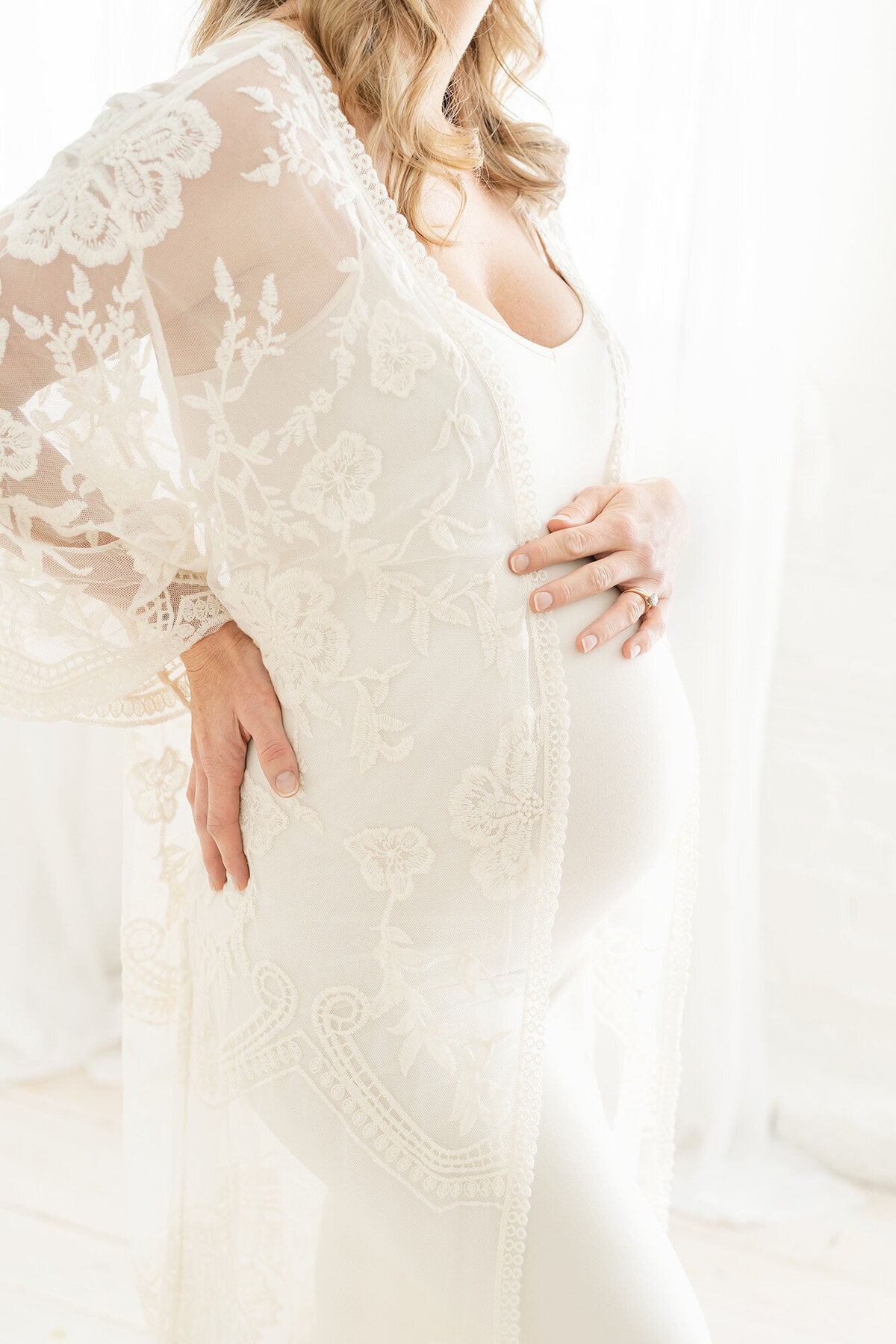 perfect fitted dress for maternity photos at Louisville Ky Julie Brock Photography