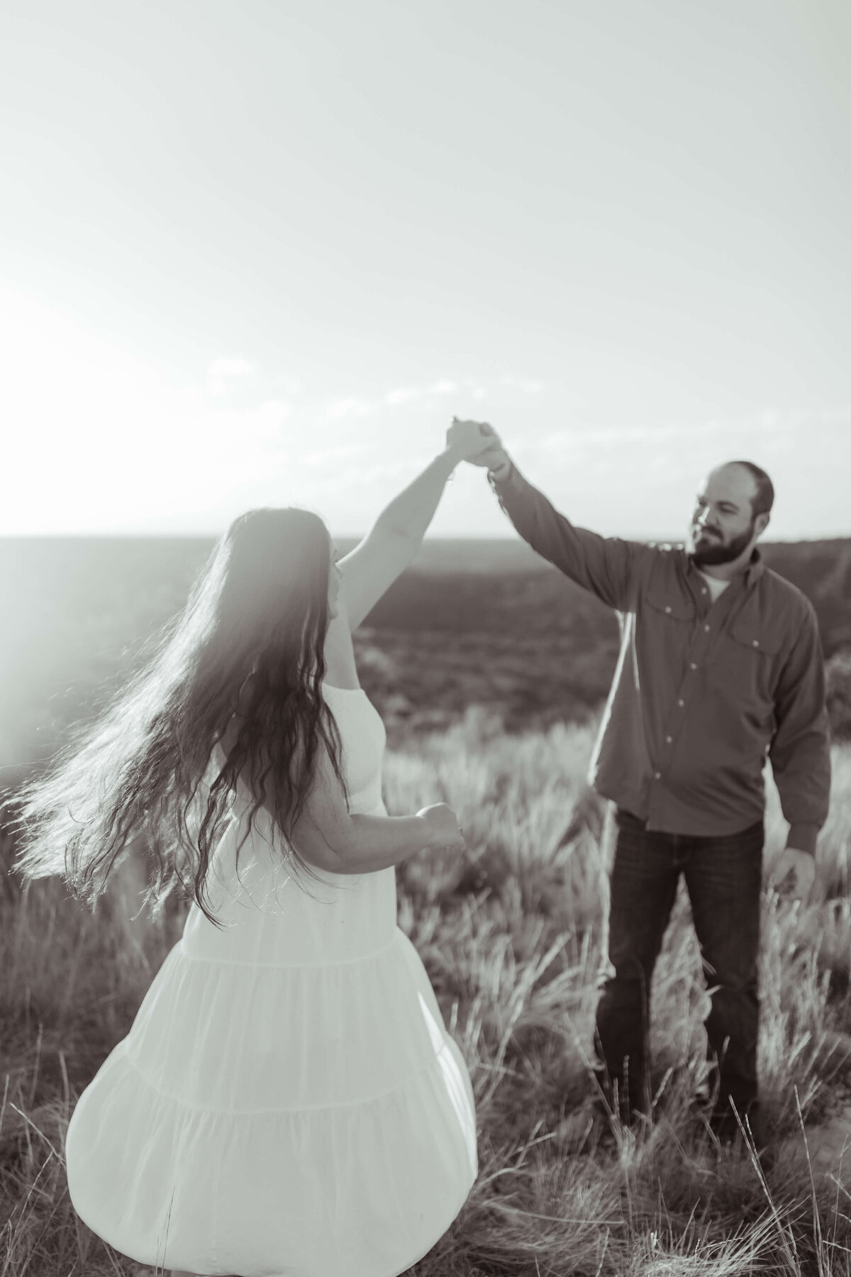 sunrise-dancing-couple