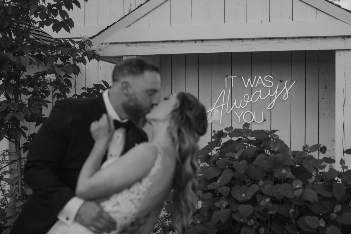 chanel-connor-wedding-elle-weddings-st-jacobs-kitchener-waterloo-summer-20