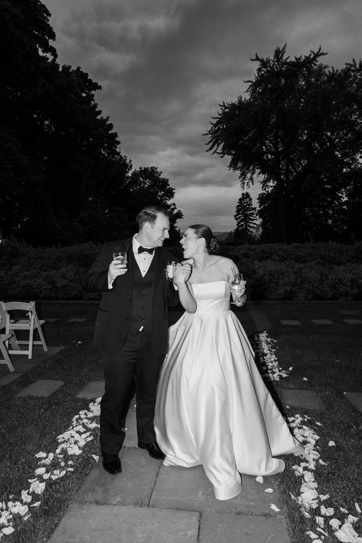 KristenChris_WeddingPreview_48_20240517__MB_7779