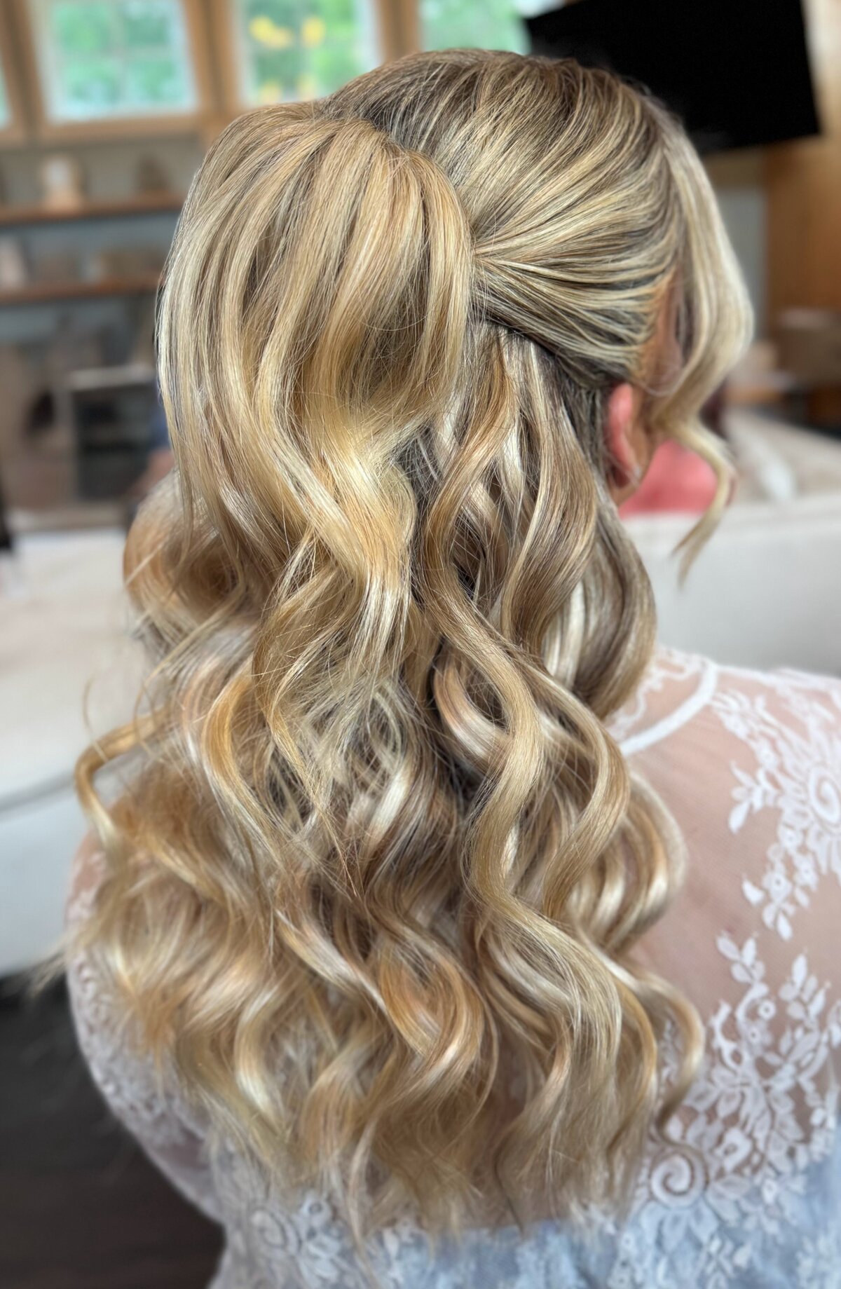 trending half up half down bridal hairstyle on blonde hair. Nashville event hair styist