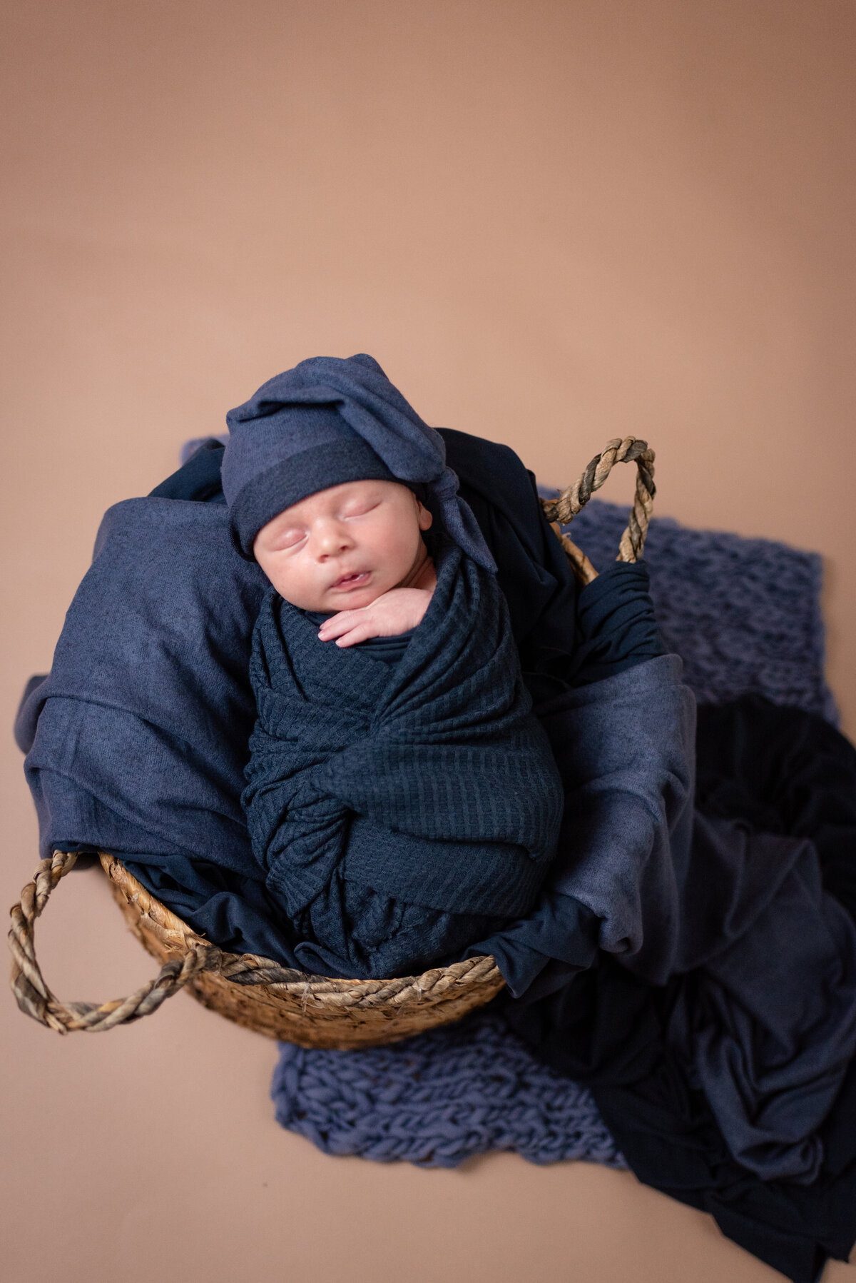 baby in basket and blues wrapped newborn bluffton indiana northeast IN fort wayne newbron photographer baby photography