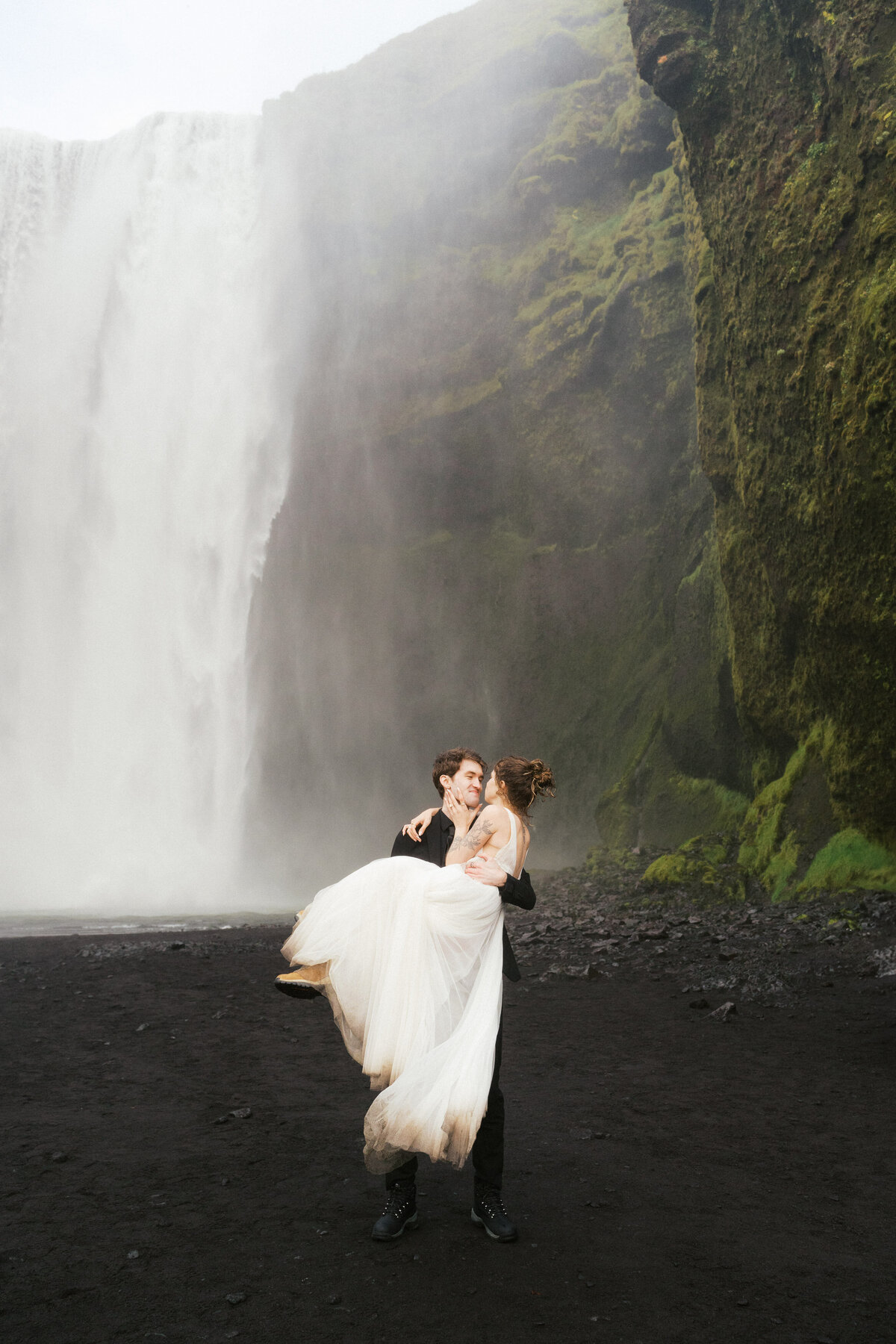 iceland-elopement-photographer-11