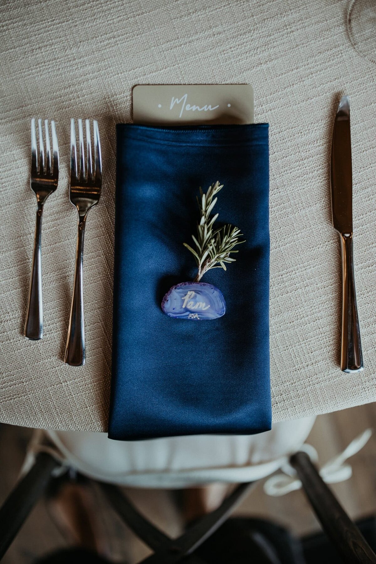 modern-wedding-place-setting