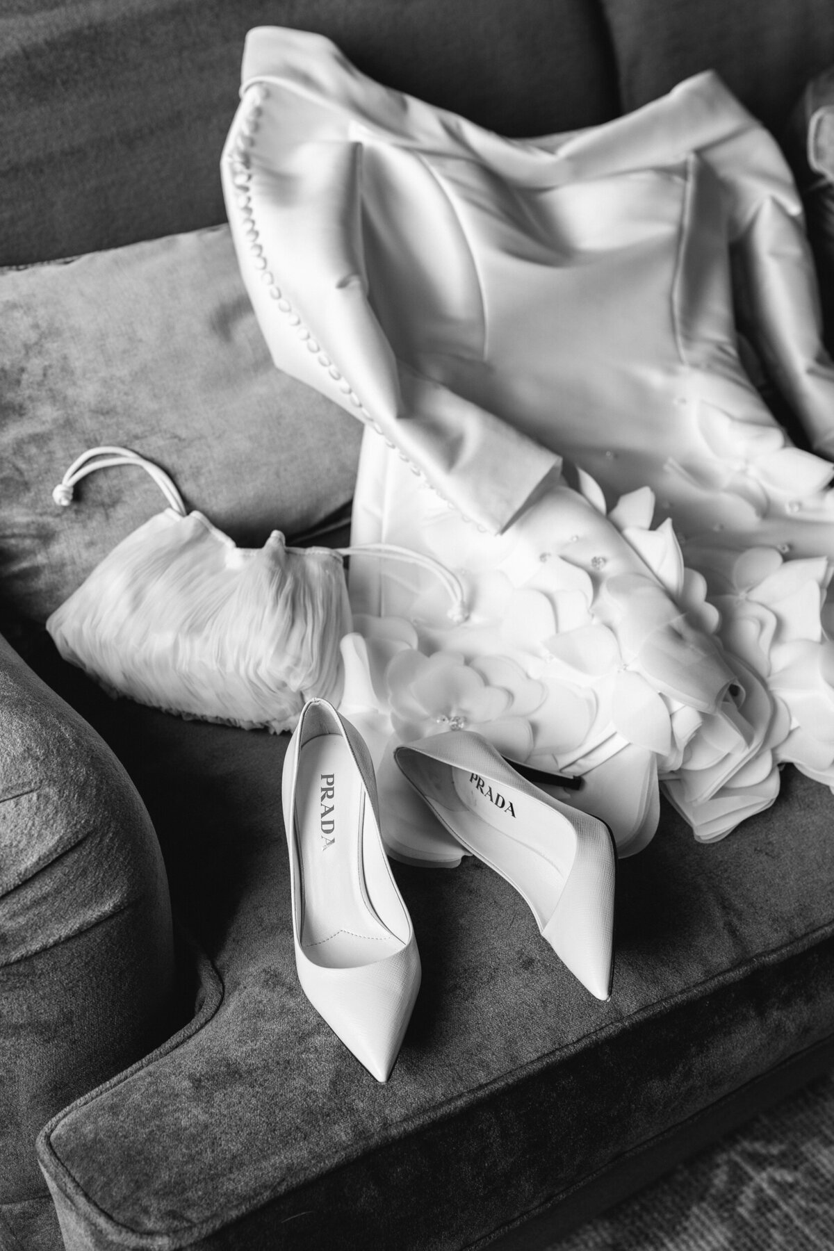 intimate-chicago-elopement-wedding-hoxton-hotel-photos-4