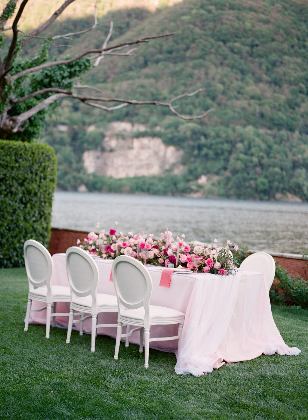 Lake Como pink wedding inspired by Dior Veronique Lorre wedding designer and florist32