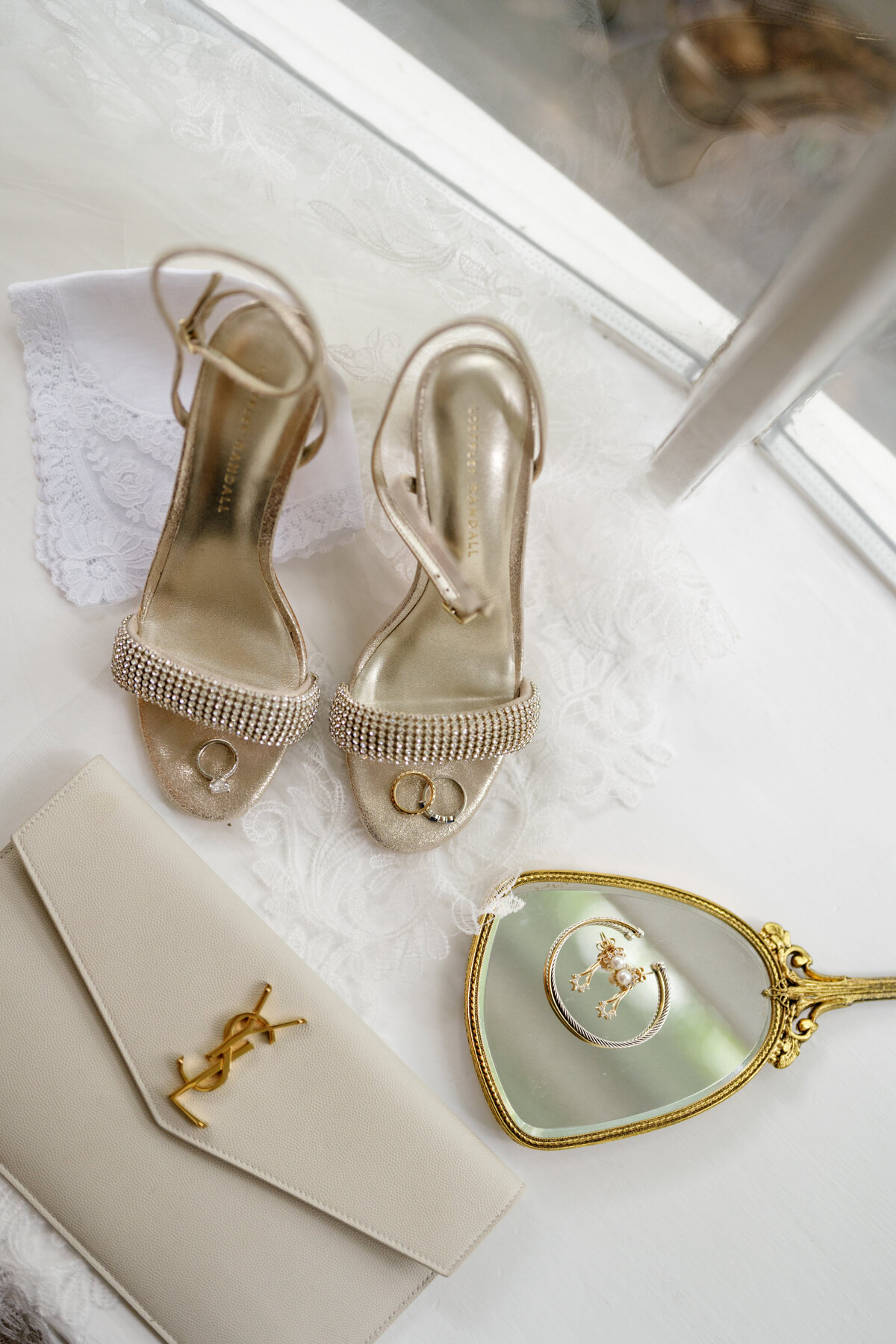 Aspen-Avenue-Chicago-Wedding-Photographer-Chicago-Athletic-Association-Simplicitee-XO-Design-Co-St-Mary-of-the-Angels-Church-Anomalie-Beauty-Timeless-Vogue-11