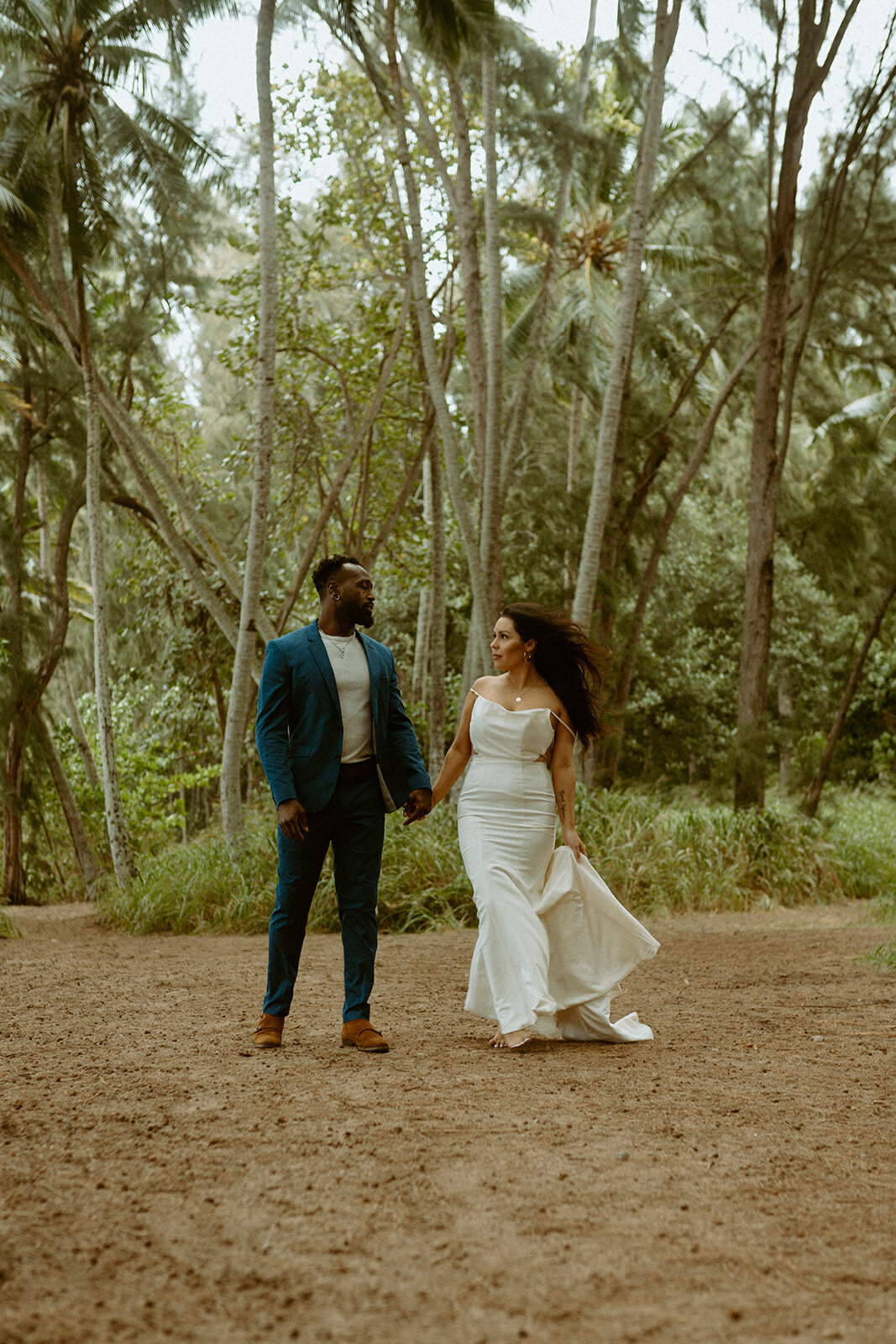 2hawaii elopement photography emilee setting photo oahu elopement packages