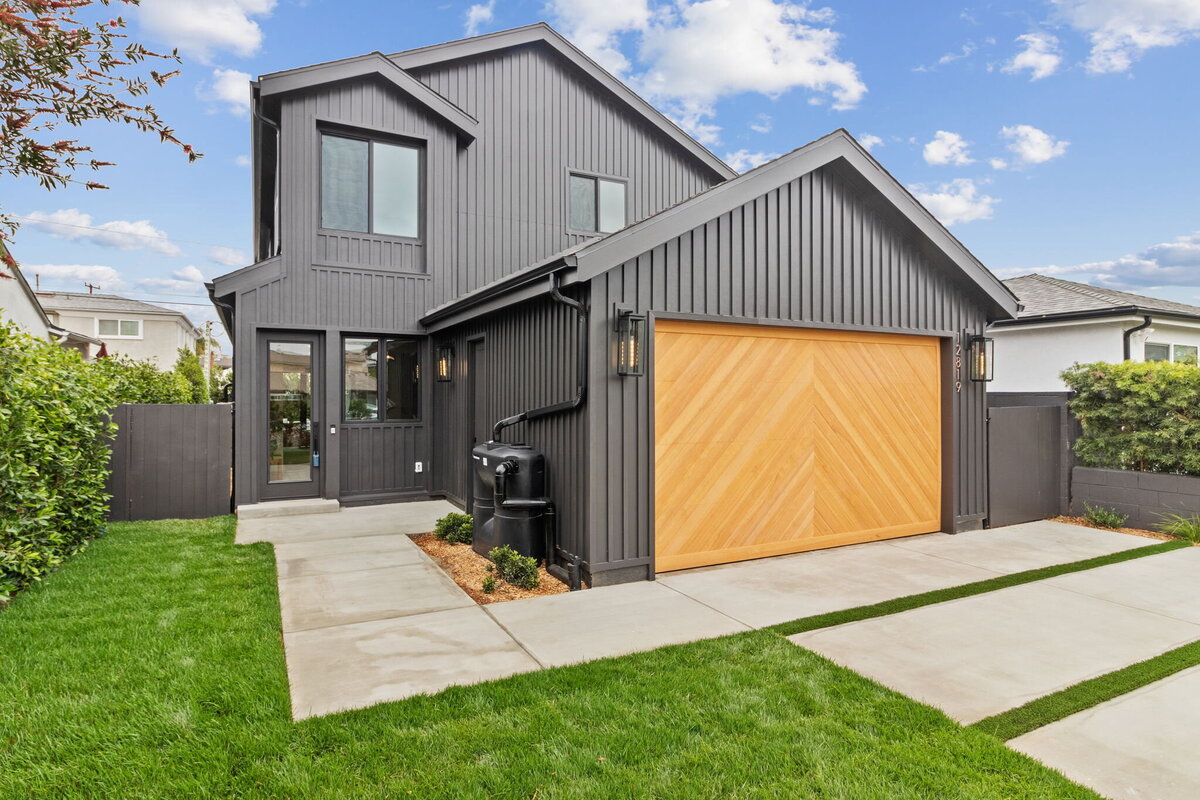 los-angeles-modern-new-construction-exterior-aerial-front-view-aw-development
