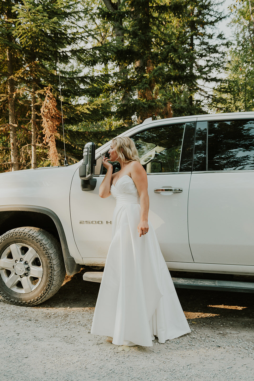 presley-gray-luxury-western-montana-wedding-7741