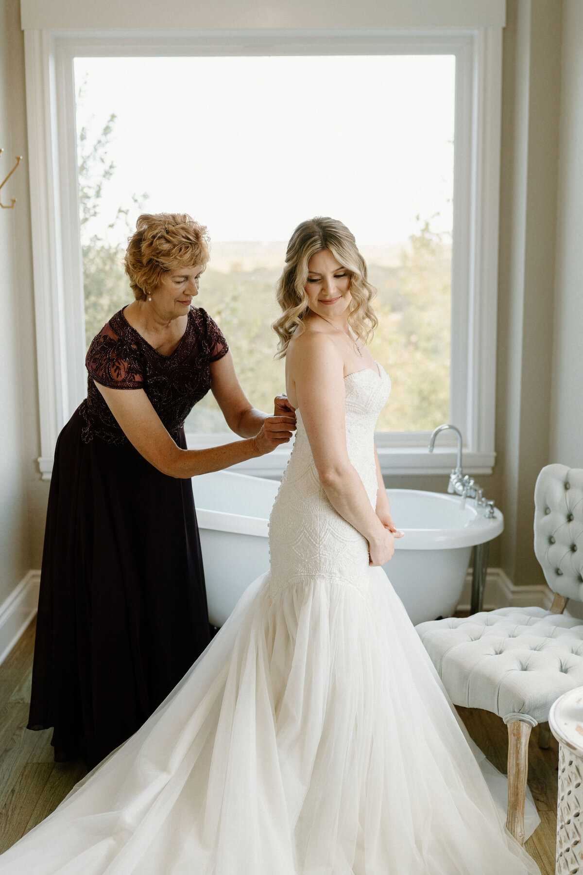Hibbings_Wedding_Previews-5