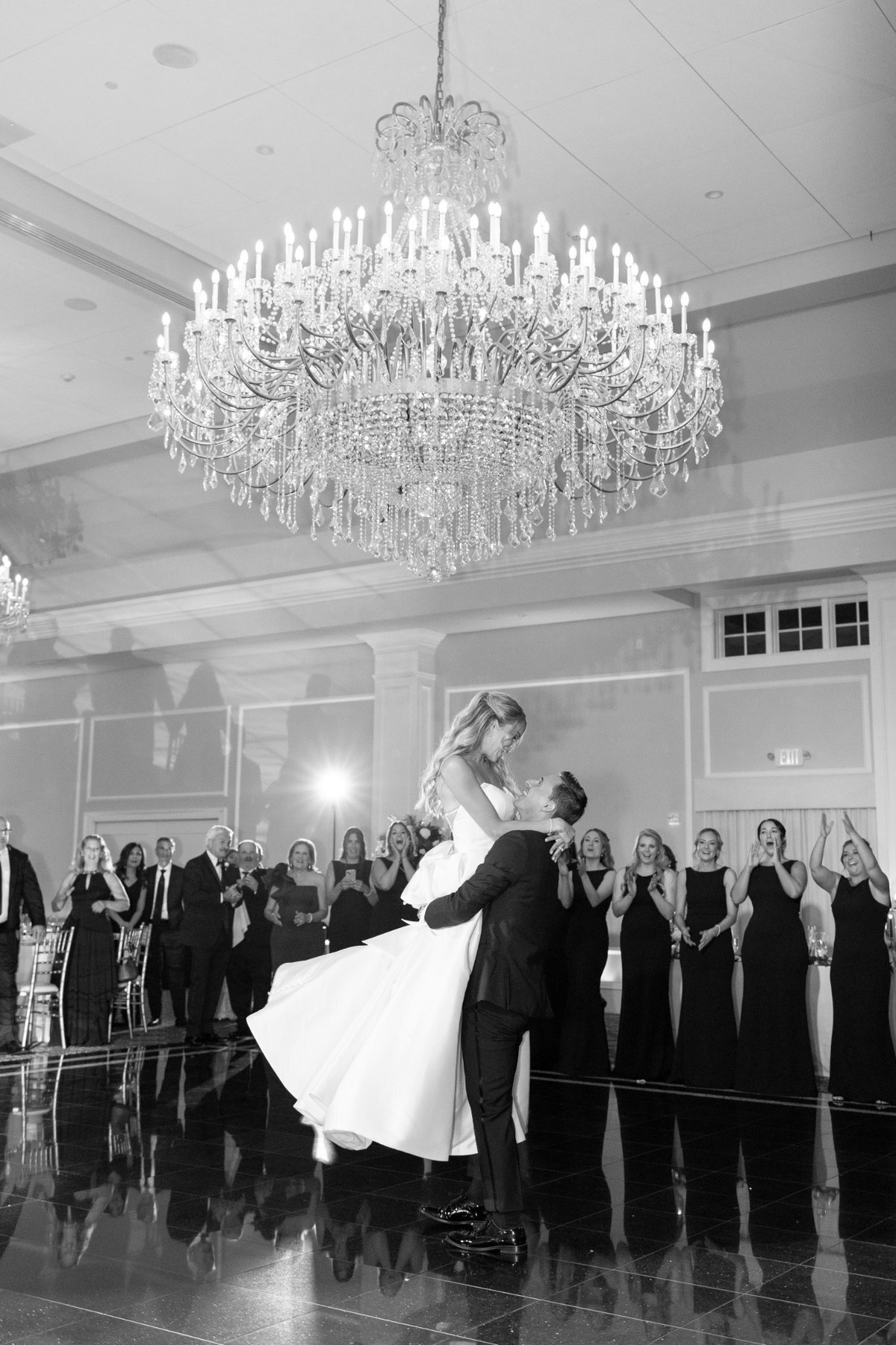 new-jersey-wedding-photographer-first-dance