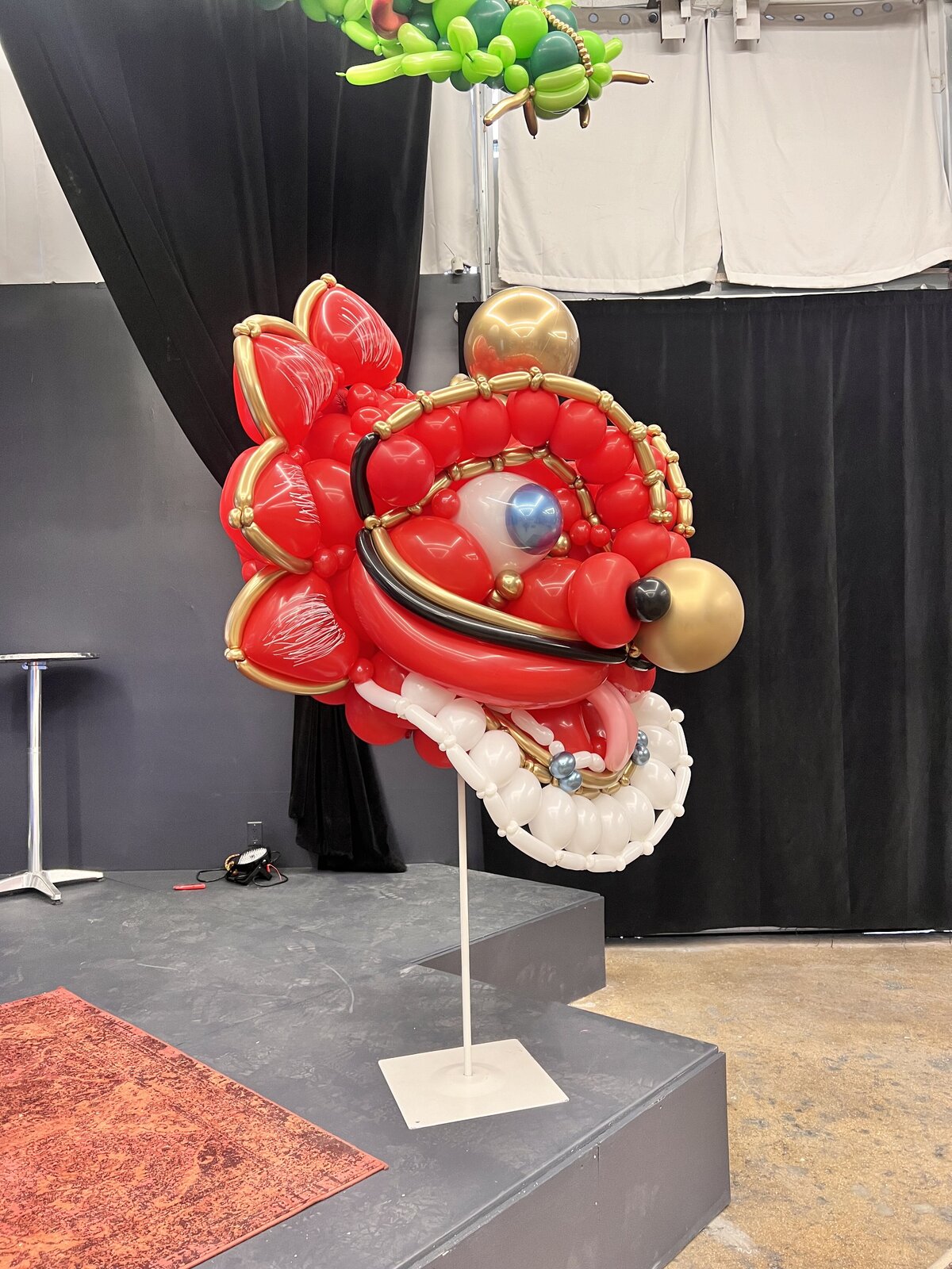 dragon balloon sculpture