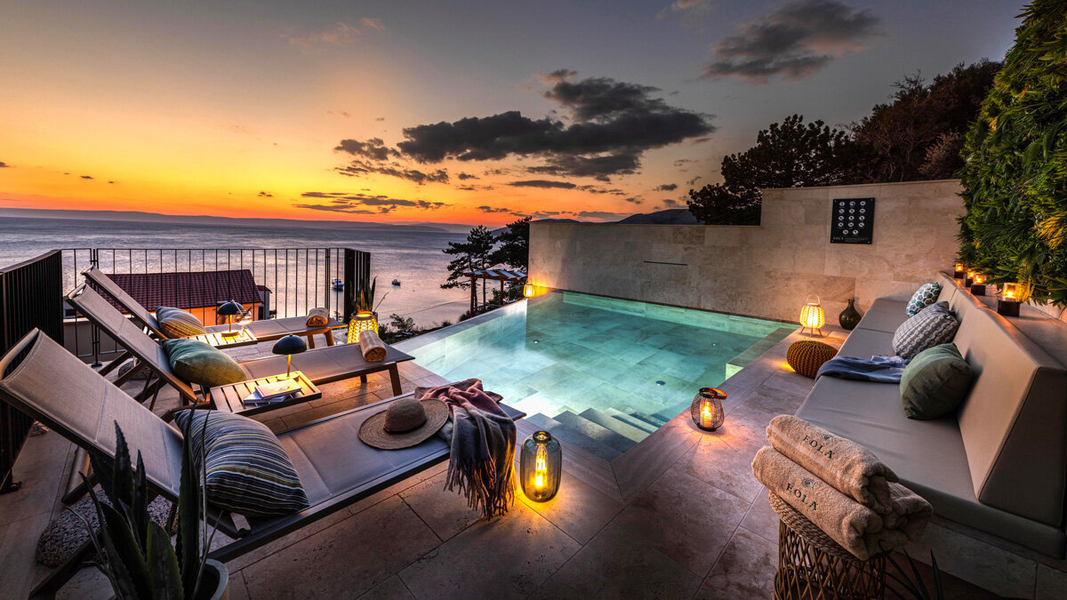 zambelli_brand_design_eola_rooms&apartments_instagram_pool_8