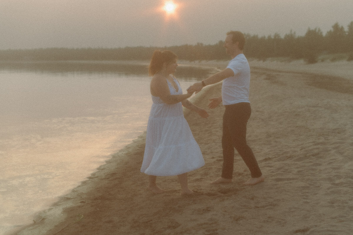 Belle and Alex E Session Sneaks-3