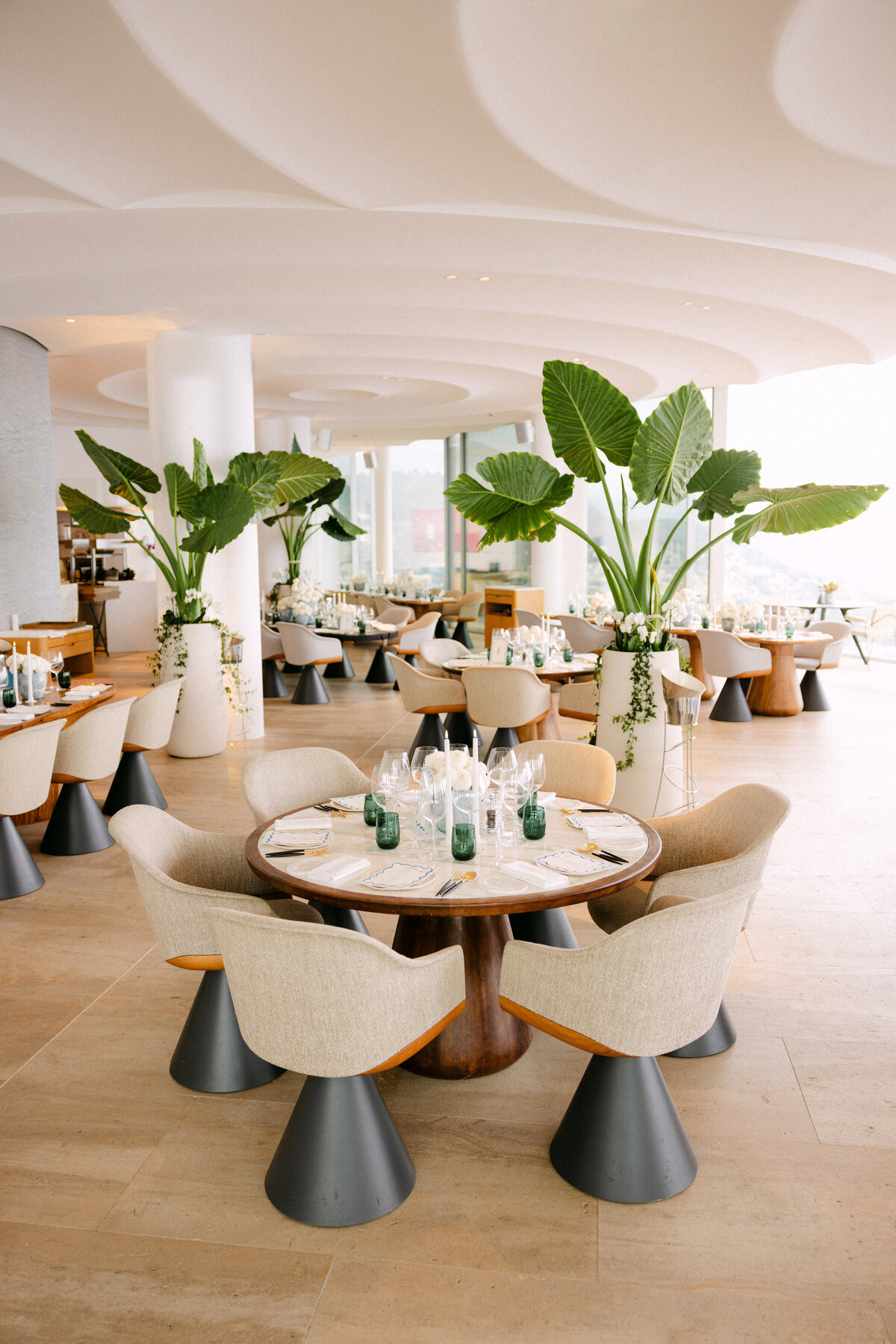 Minimalist & elegant Tableware & Decoration Welcome Event Post Wedding at The Maybourne Riviera, Roquebrune Cap Martin