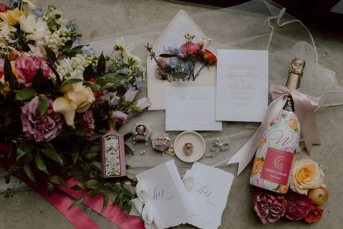 Timeless wedding captured at The Gin at Hidalgo Falls by a College Station photographer.