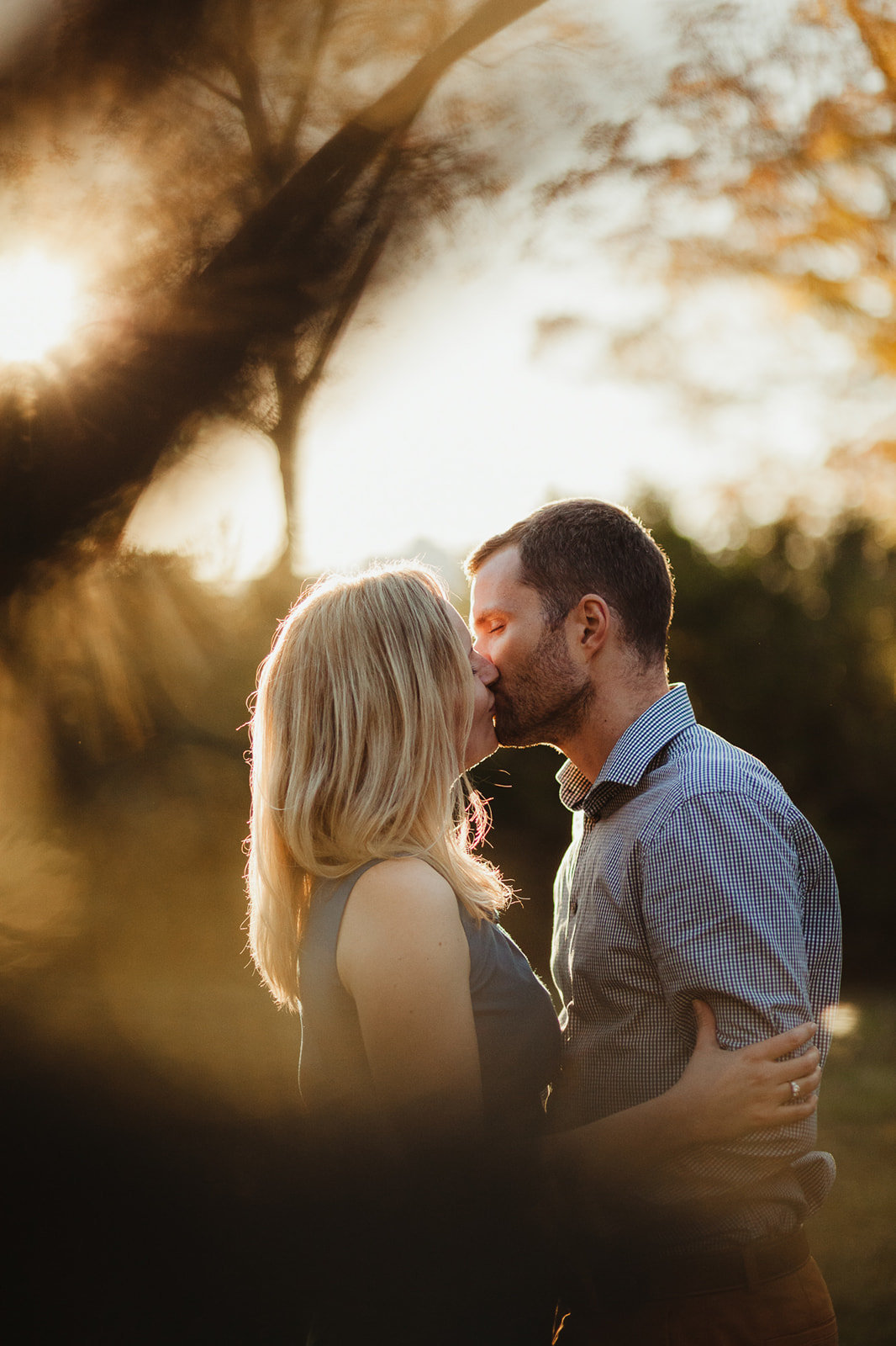 2_Outdoor_Couple_Engagement_Fall_Sunset_Maryland_Oregon_Ridge