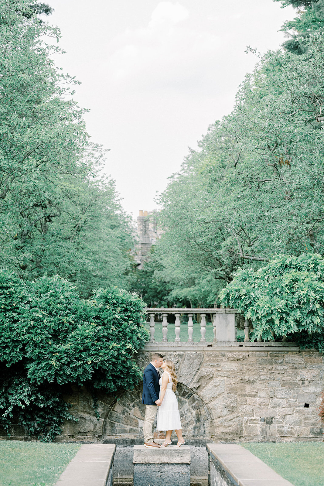 morgan_taylor_artistry_philadelphia_new_jersey_new_york_wedding_engagement_photographer_photography_fine_art_light_airy_romantic_dreamy_couples28