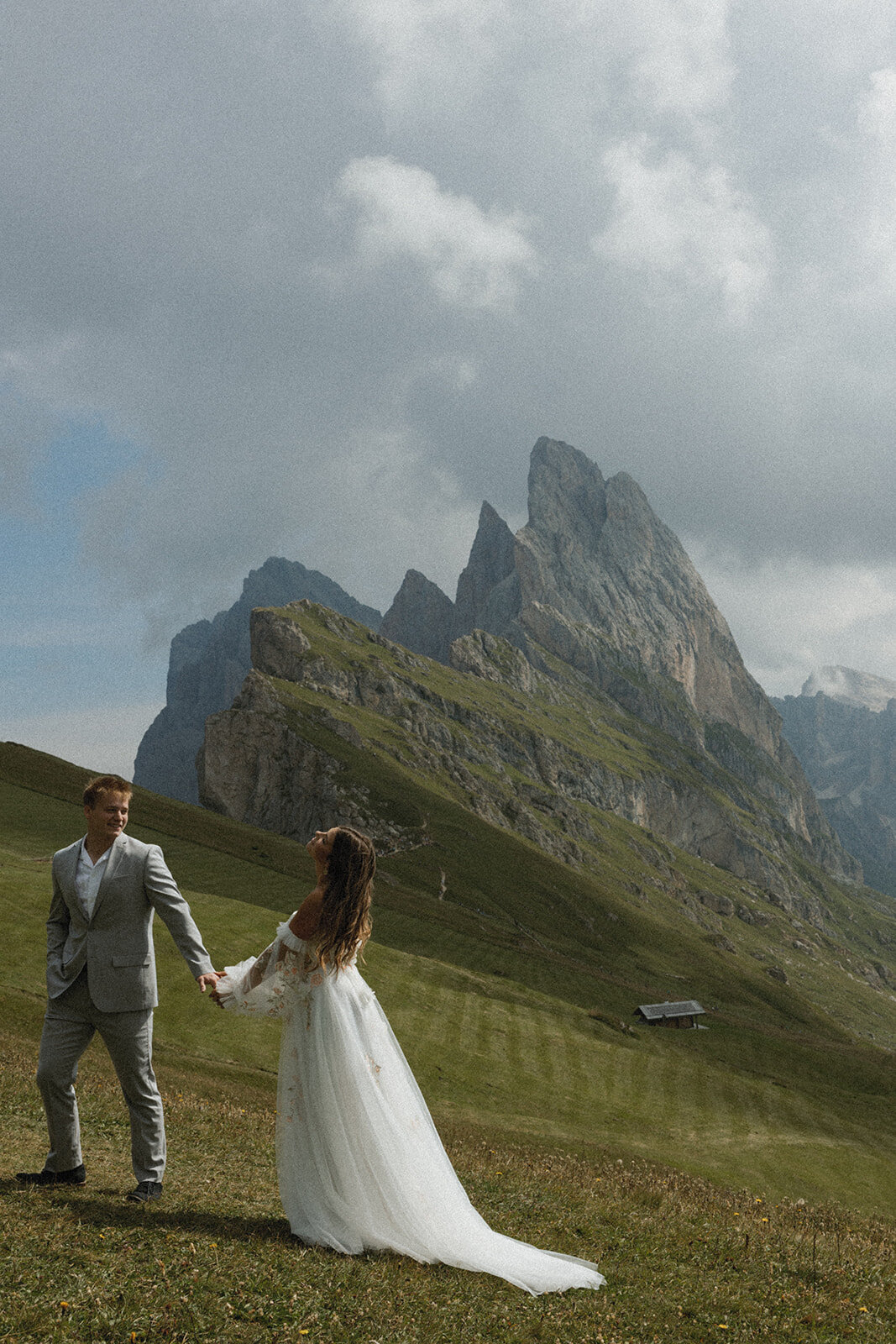 destination-wedding-elopement-photographer-italy-dolomites-seceda-documentary-tanya-davids-photo-film-34