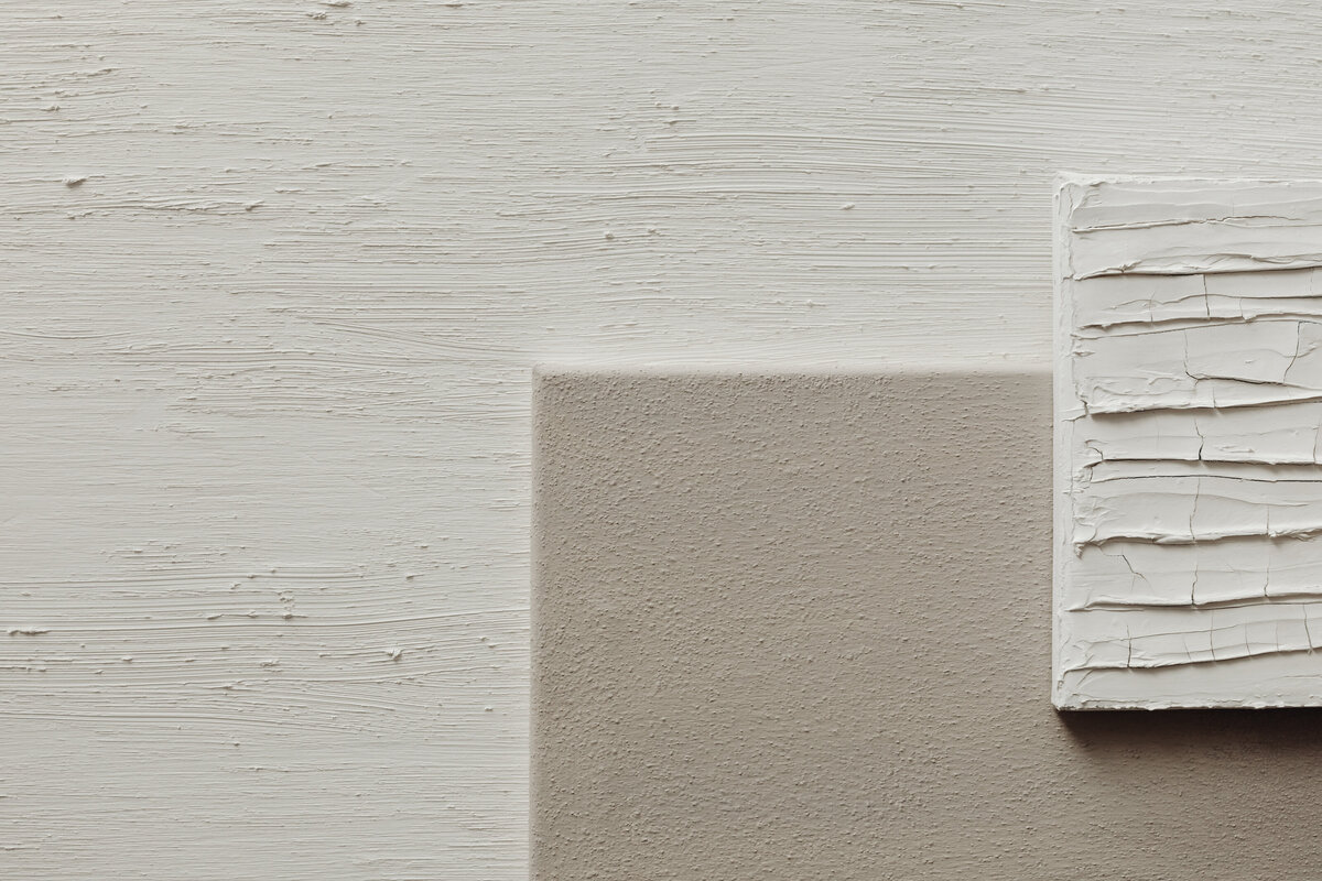 kaboompics_backgrounds-and-textures-paint-painting-abstract-wallpaper-beige-neutral-colors-28114
