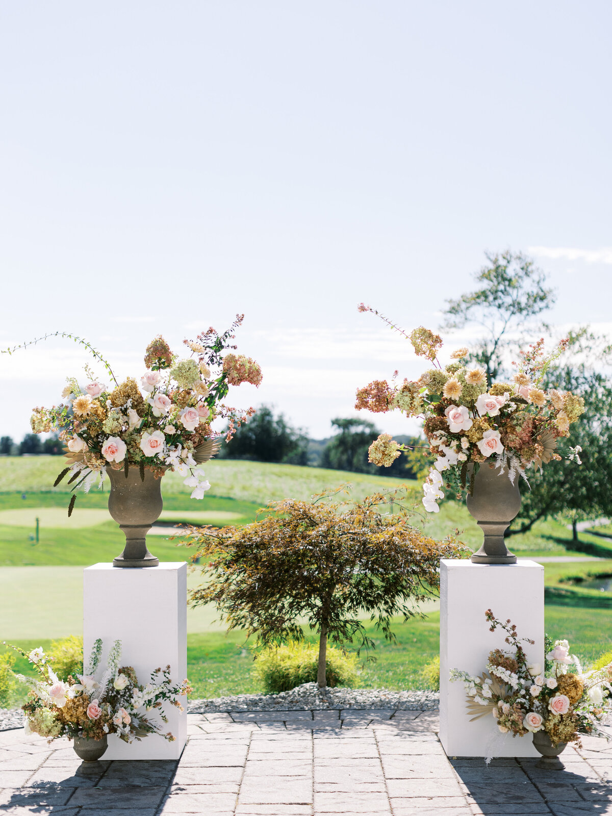 8_Kate Campbell Floral Maryland Golf Country Club Fall Wedding by Madeline Collins photo