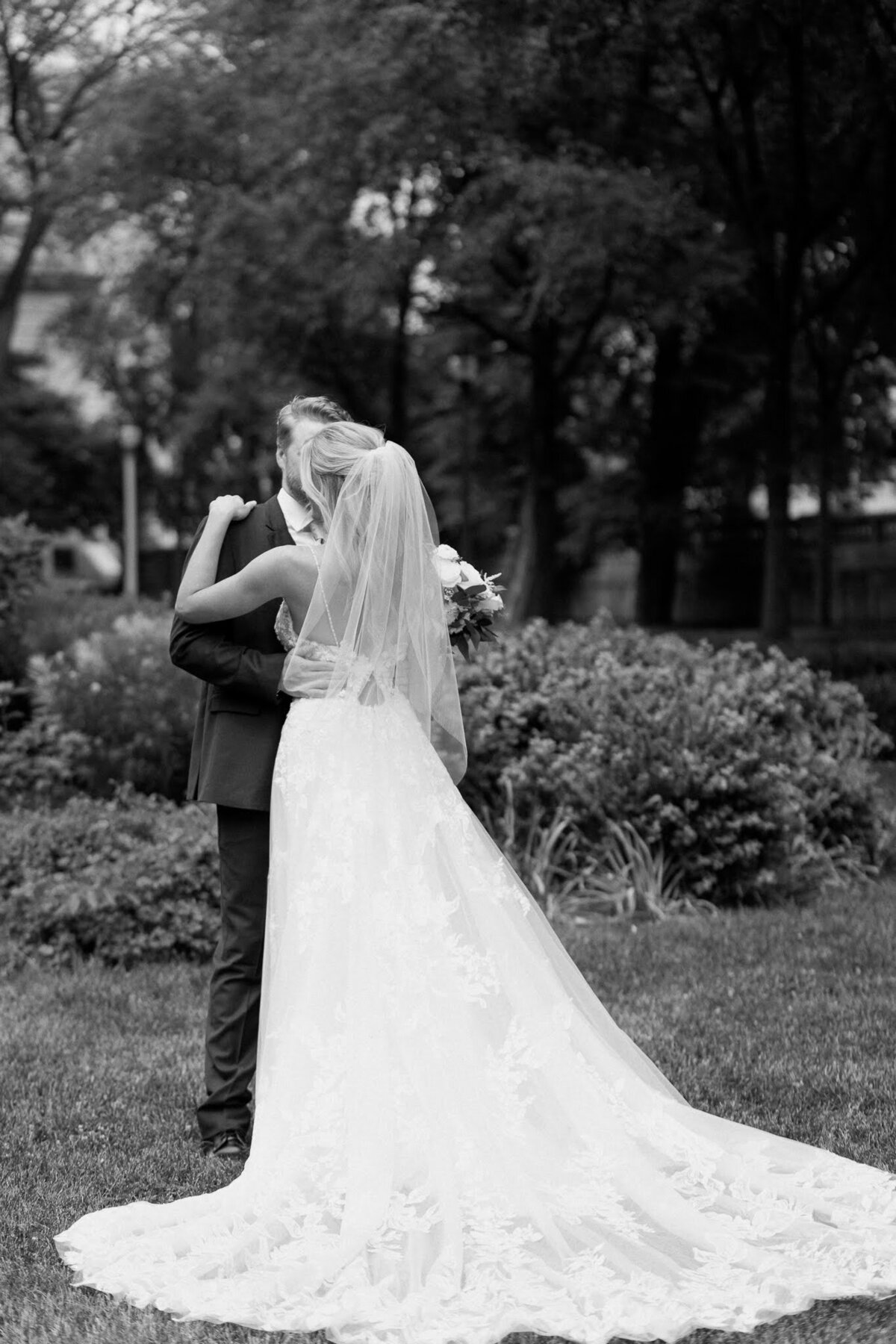 Jack-and-Julia-6.16.2023-Nichole-Babiez-Photography-Chicago-Illinois-wedding-photographer-bridgeport-art-center-downtown-wrigley-building-union-station-couples-wedding-party-portraits-reception-candid-luxury-downtown--26