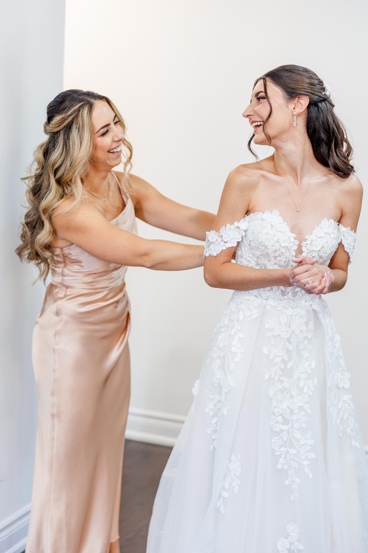 C&LWedding-GettingReadyBlog--2