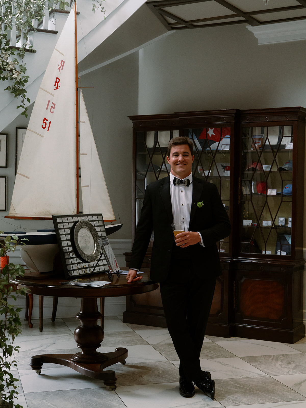 Classic Charleston Wedding with green & white at Hibernian Hall by Sarah Bradshaw 0150