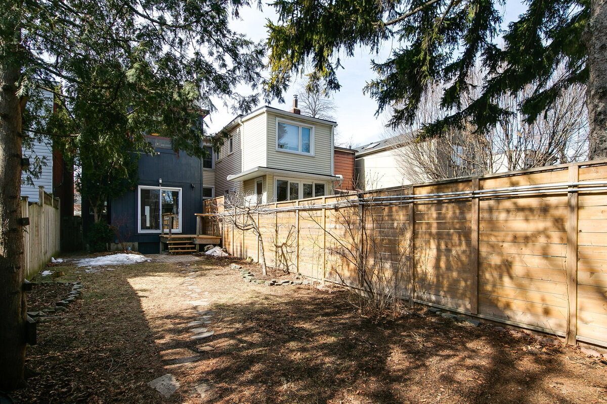 51-web-or-mls-74_001_Backyard