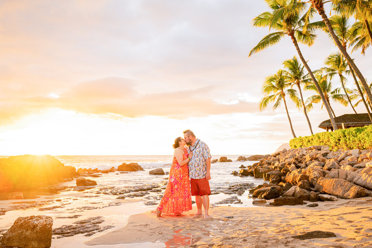 Hawaii vacation photography on Oahu - sunset beach session with professional family photographers