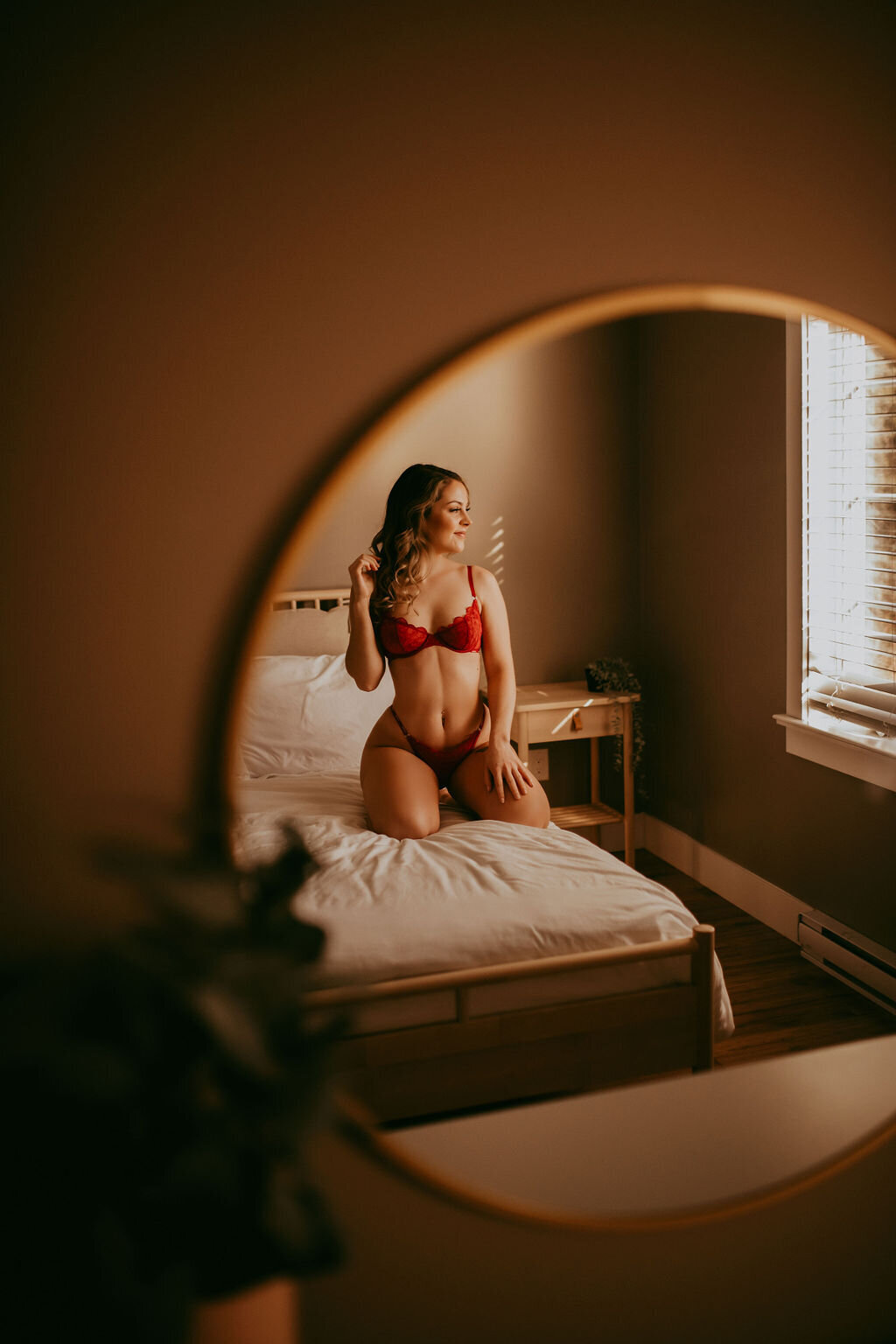 Woman-Boudoir-Bed-Cozy-Photography