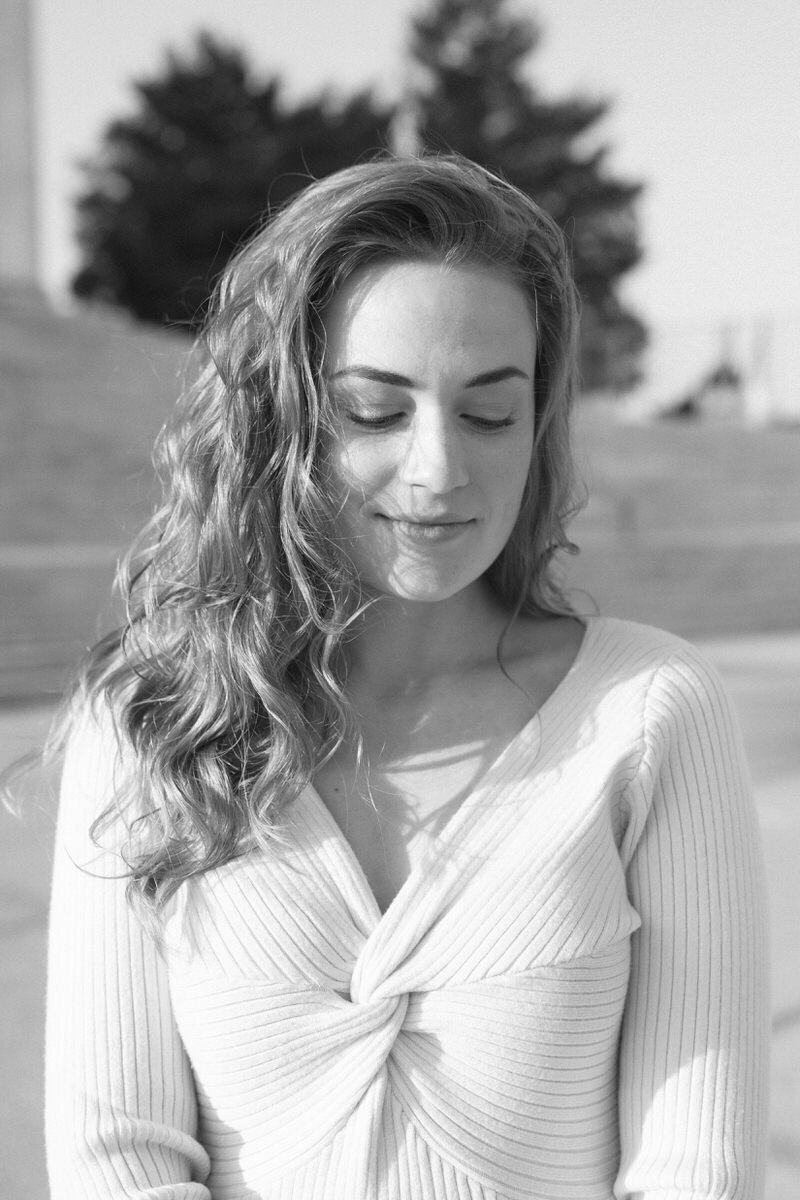 A sunrise engagement session at the Jefferson Memorial