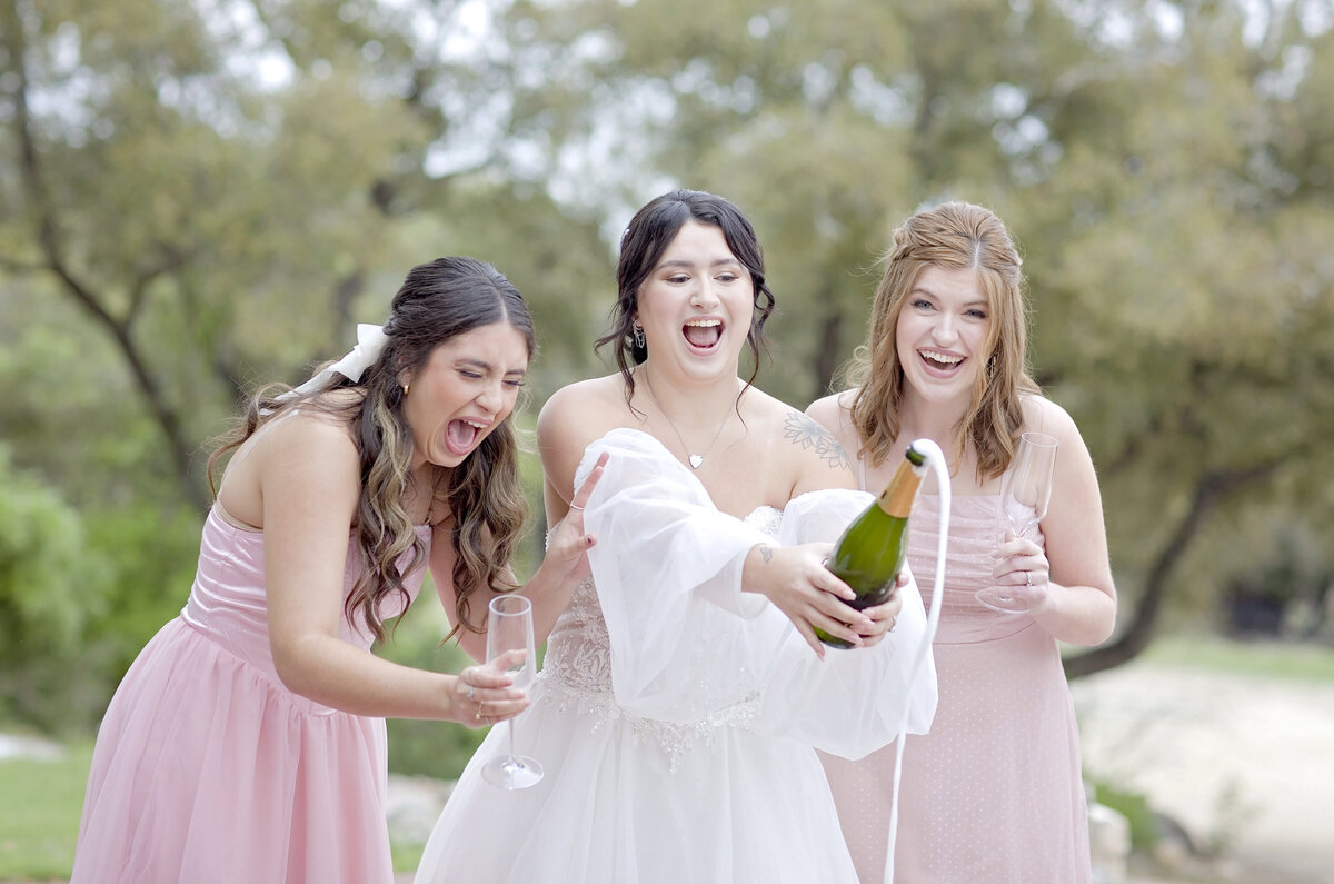 champagne pop-robin rogers photography-bridesmaids-oaks at heavenly