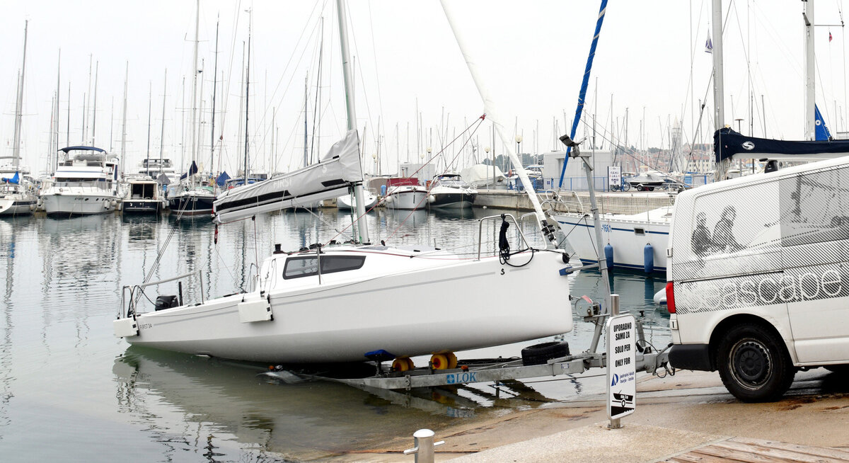 beneteau-first-24-exterior-6