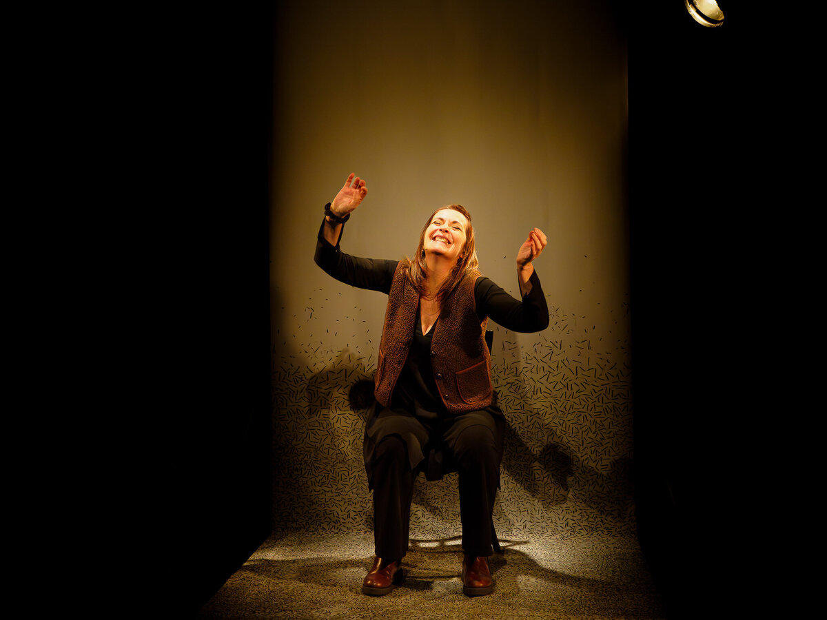 LA FILLE QUI SE SAUVE Cie Amonime TexteCléa Pétrolesi et Catherine Le Hénan_1270026-3-Enhanced-NR