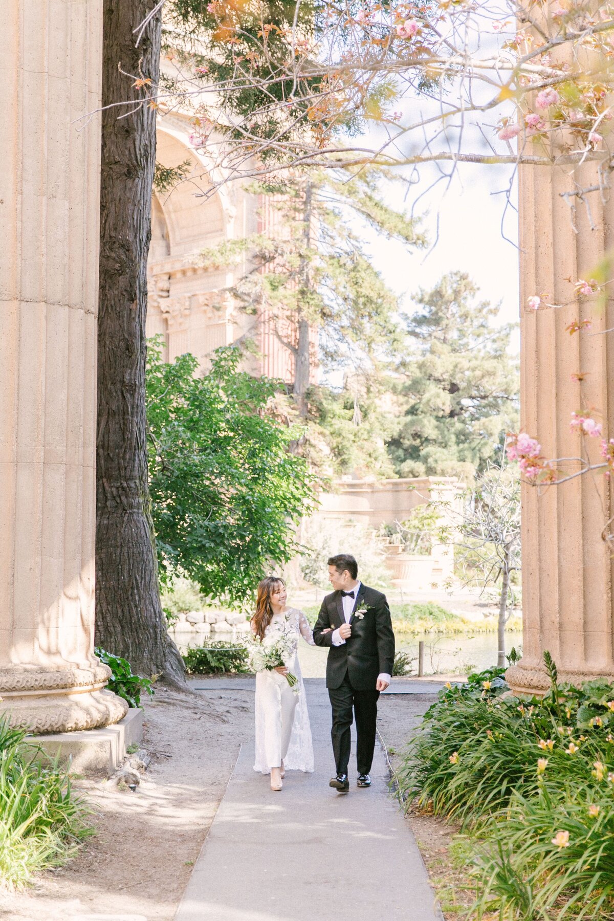 palace-of-fine-arts-san-francisco-urban-elopement-1