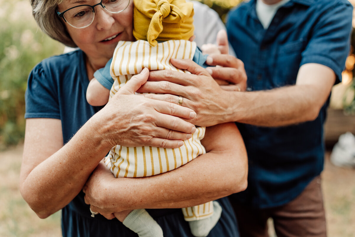 Portland-Newborn-Photos-with-grandparents-Mt-Tabor-Park-596