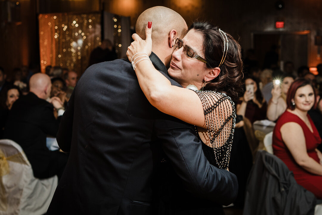 wedding-photo-nj-mother-son-dance-by-alex-kaplan-photography.jpg