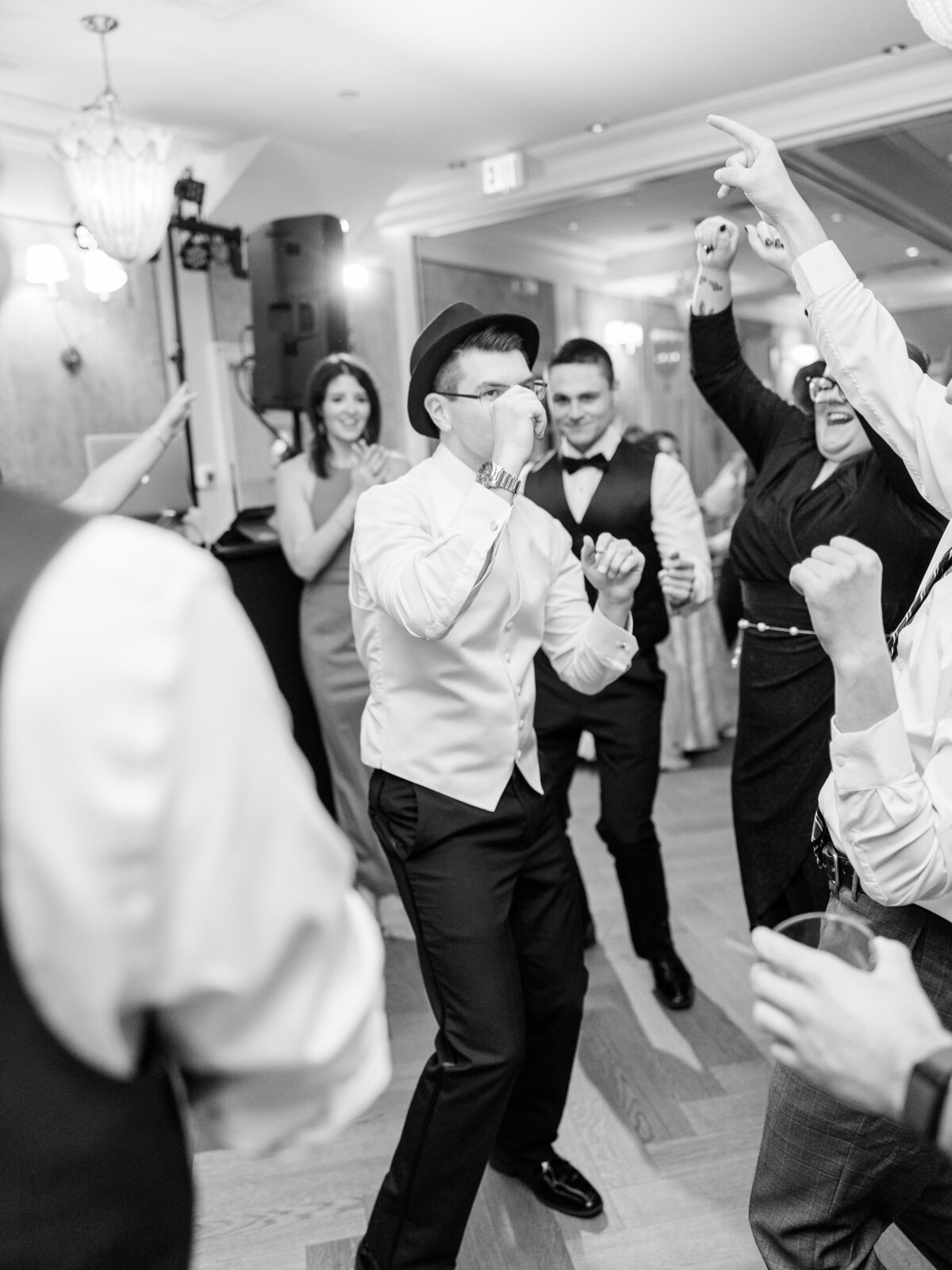 kim-dan-wedding-the-delamar-greenwich-ct-mingling-party-dancing-60