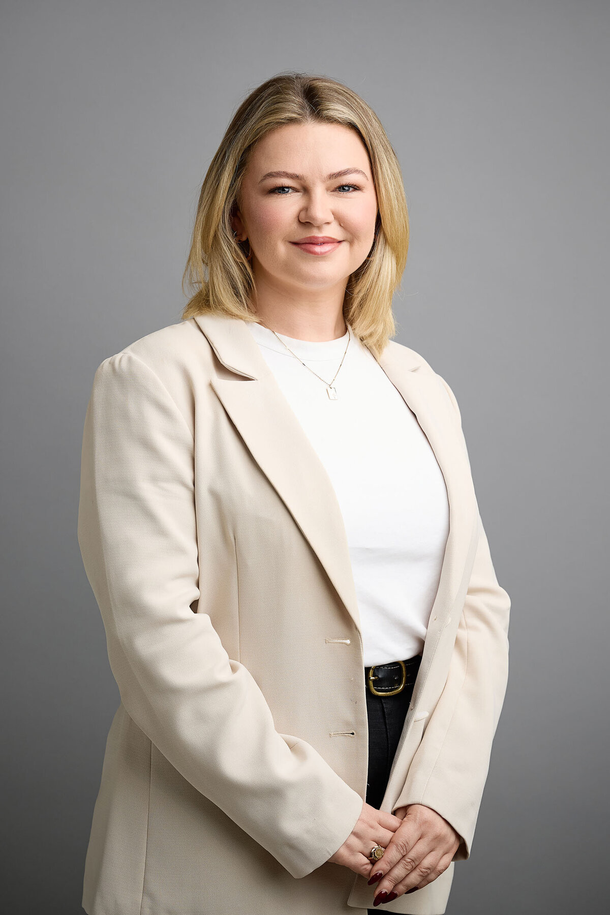 Corporate-Portrait-10570-Clara