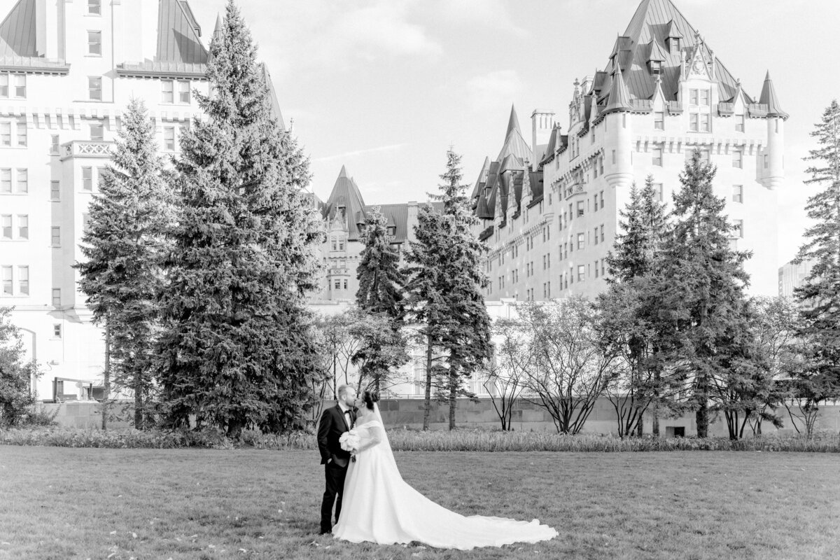 1122 Pascale and Nicolas NAC OBorn Room Wedding Downtown_Ottawa_Photography by Emma