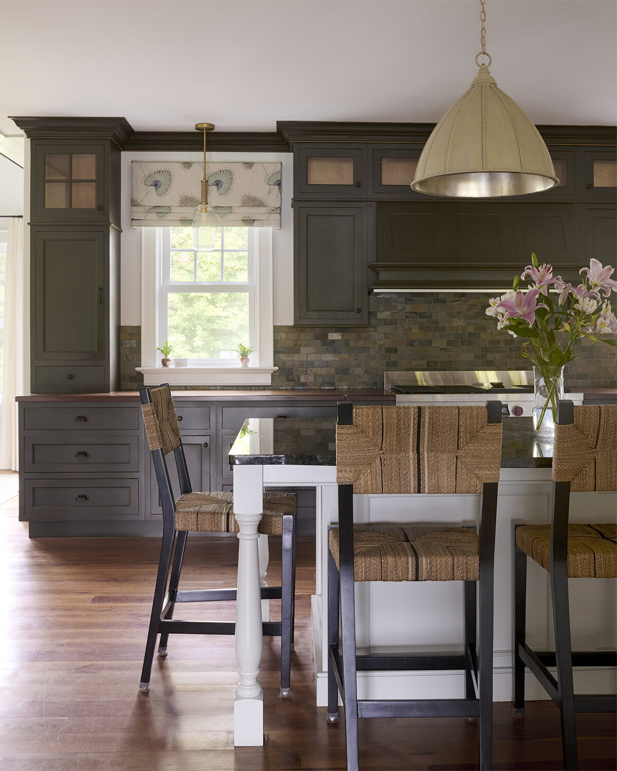 lantern_lores_kitchen_01