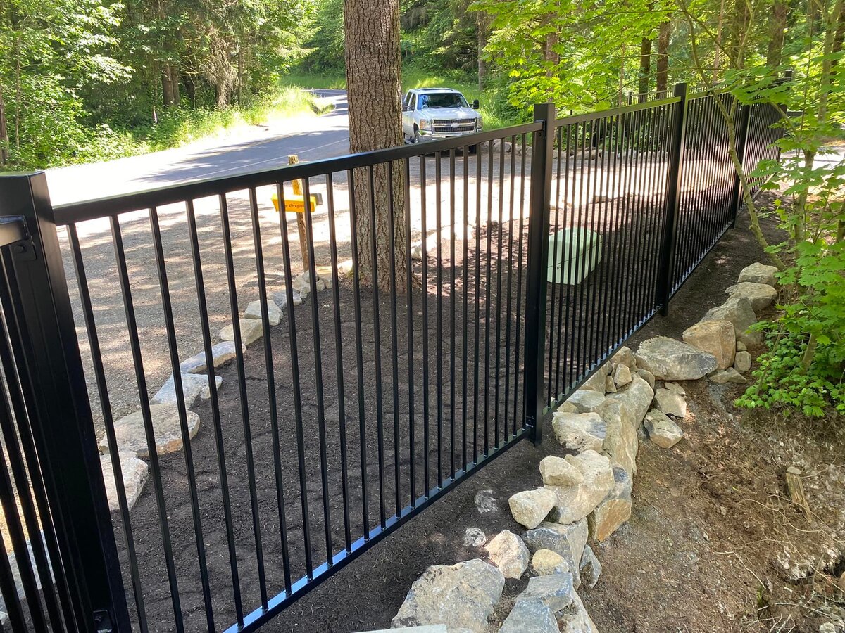 CUSTOM GATE 12