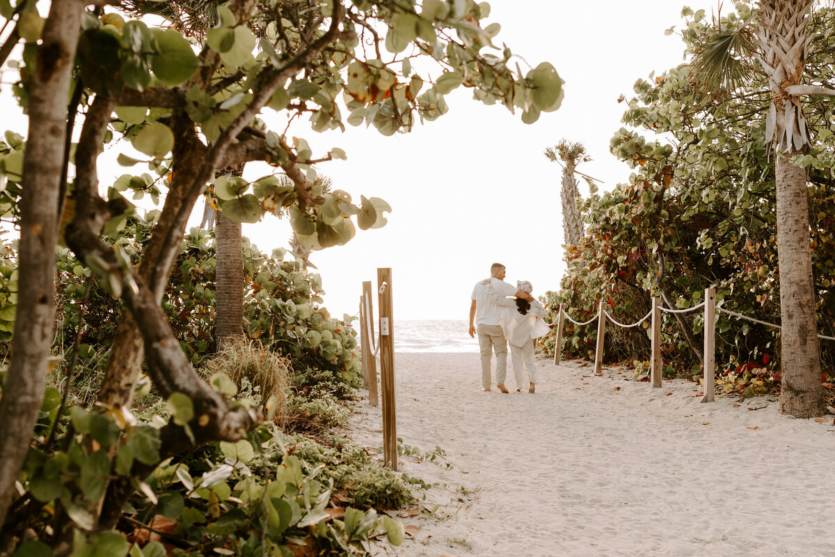 Sophie-Josh-Miami-Beach-engagement-11