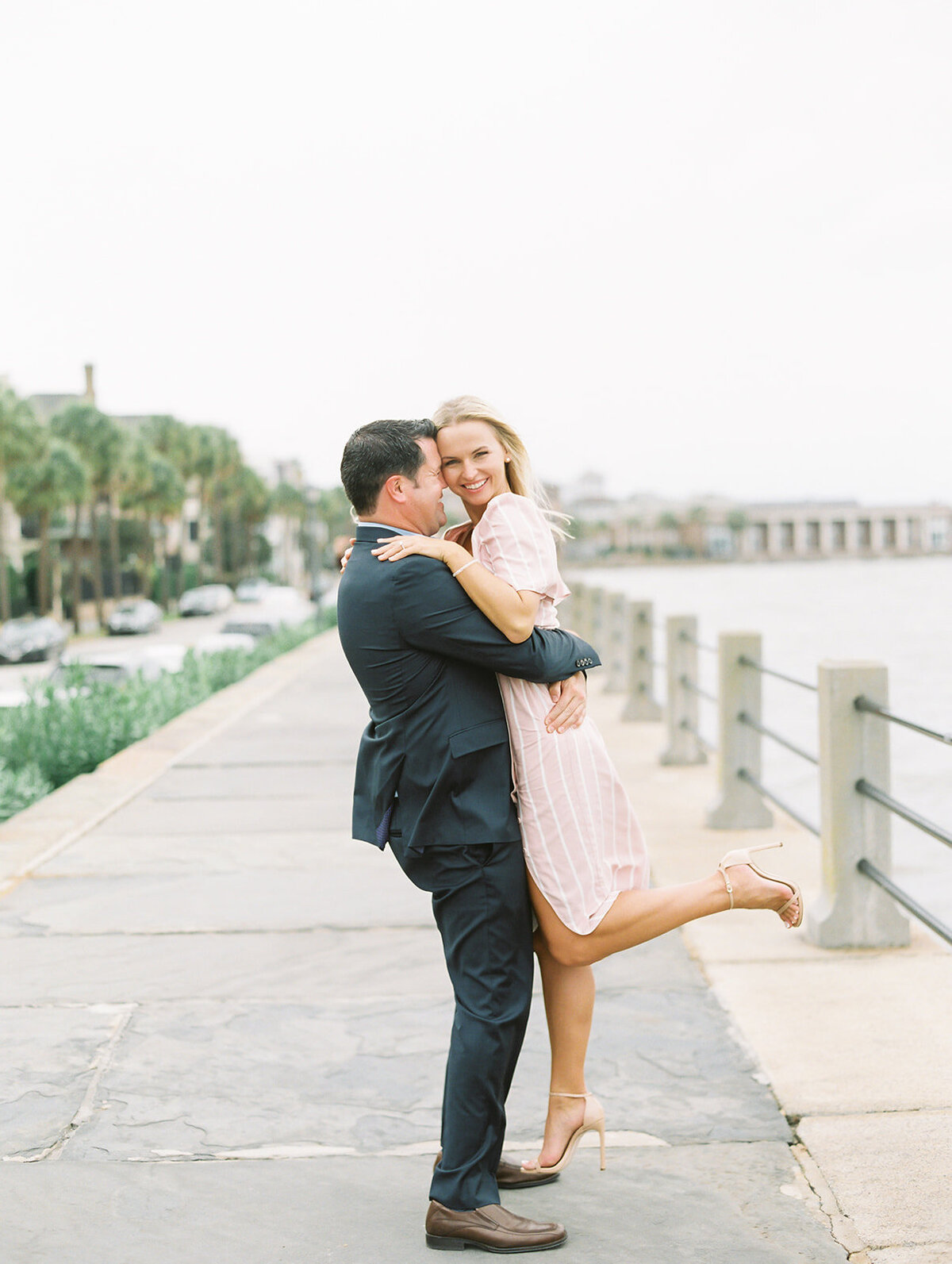 charleston_engagement_at_battery_little_pink_dress_kailee_dimeglio_photography_film_photographer-013_websize